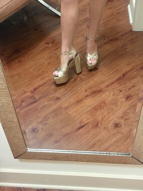Stuart Weitzman platinum Platform Block Heel Sandals